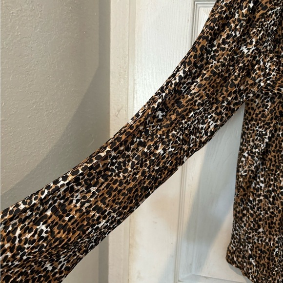 RIO & RIAN NWT Long Sleeve Leopard Print Blouse - Picture 5 of 7